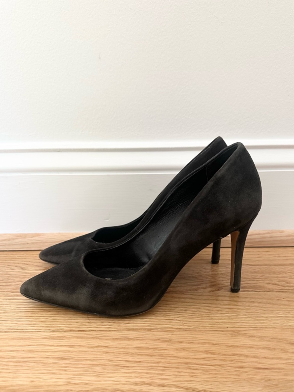 ALDO Classic Black Suede Pointed-Toe Pumps - Women Size 6